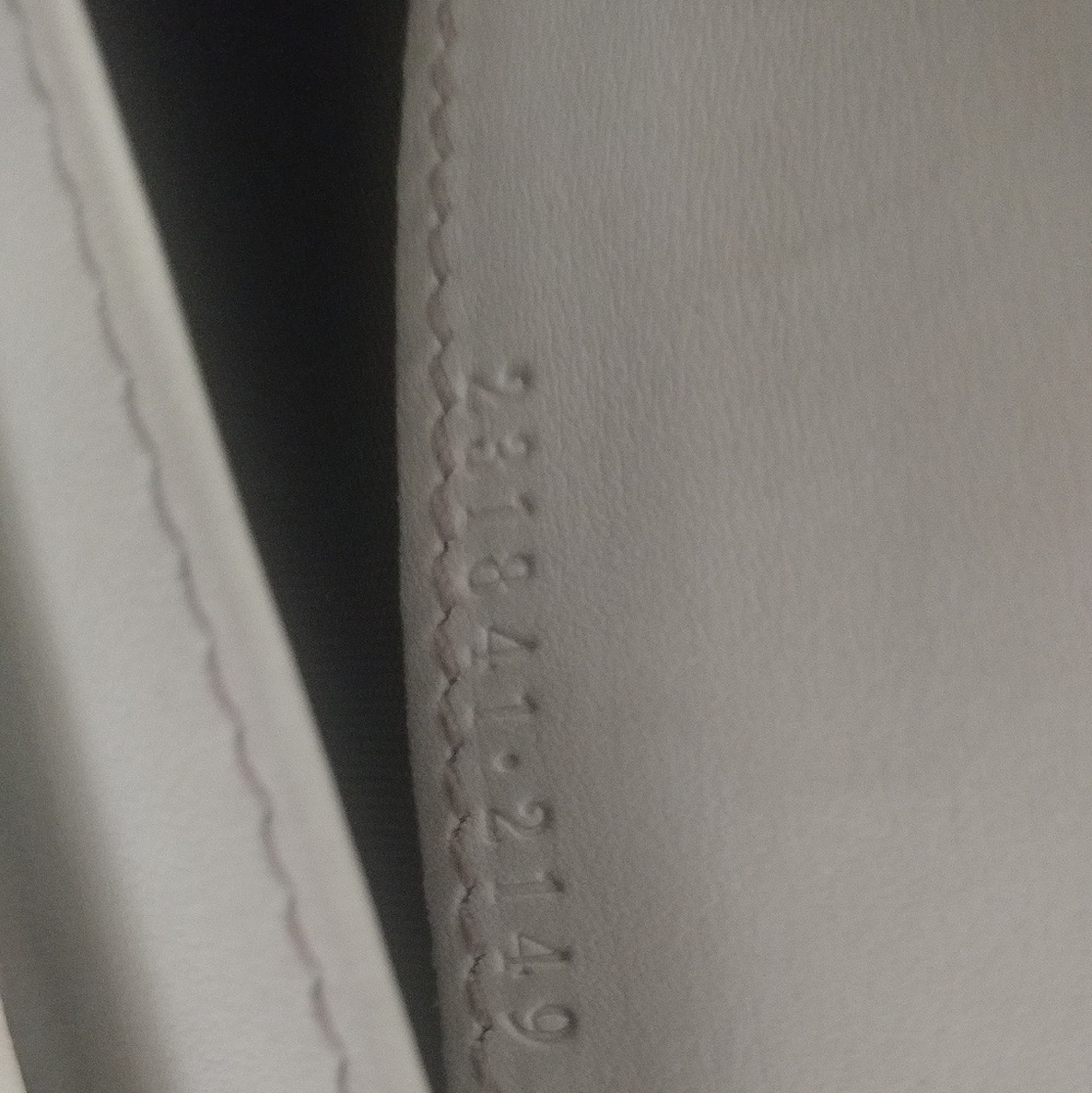 Long Rare Large Silver Button Snap Gucci Wallet - image 4